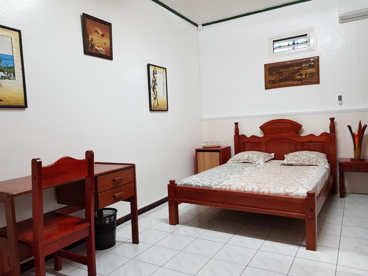 Hotel Chez Papa Daya 생피에르 외부 사진